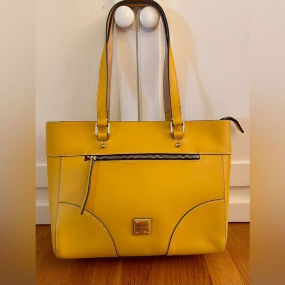 Dooney & Bourke - High Quality Leather Yellow Large Milla Tote - Picture 1 of 4